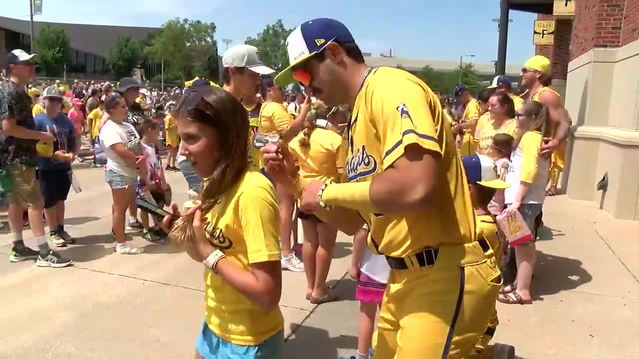 Indianapolis Clowns and The Firefighters Scheduled to Play at Field of Dreams Site