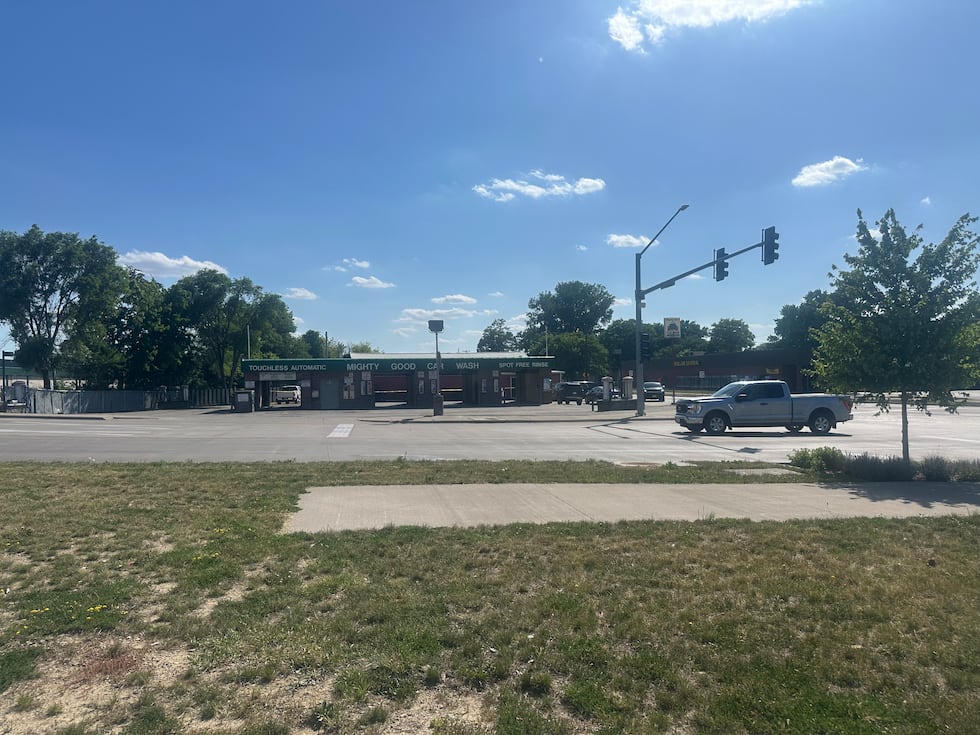 A KWQC crew said a scene in the 800 block of Grand View Avenue appeared to be empty around...