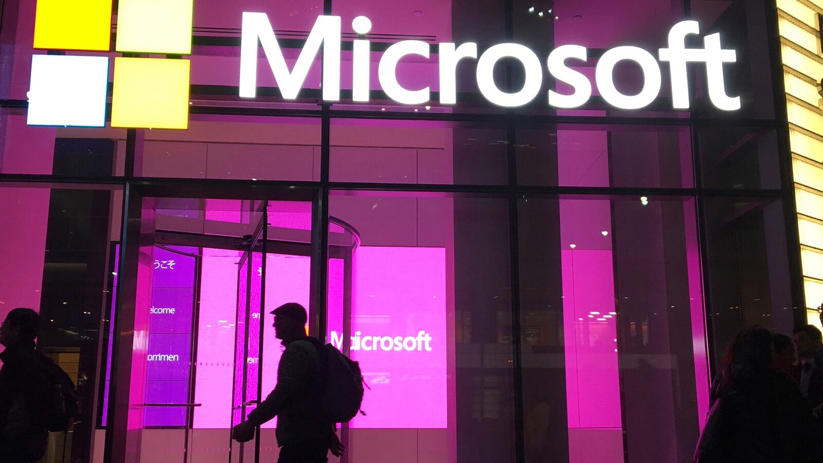 Microsoft wins 22 billion deal making headsets for US Army