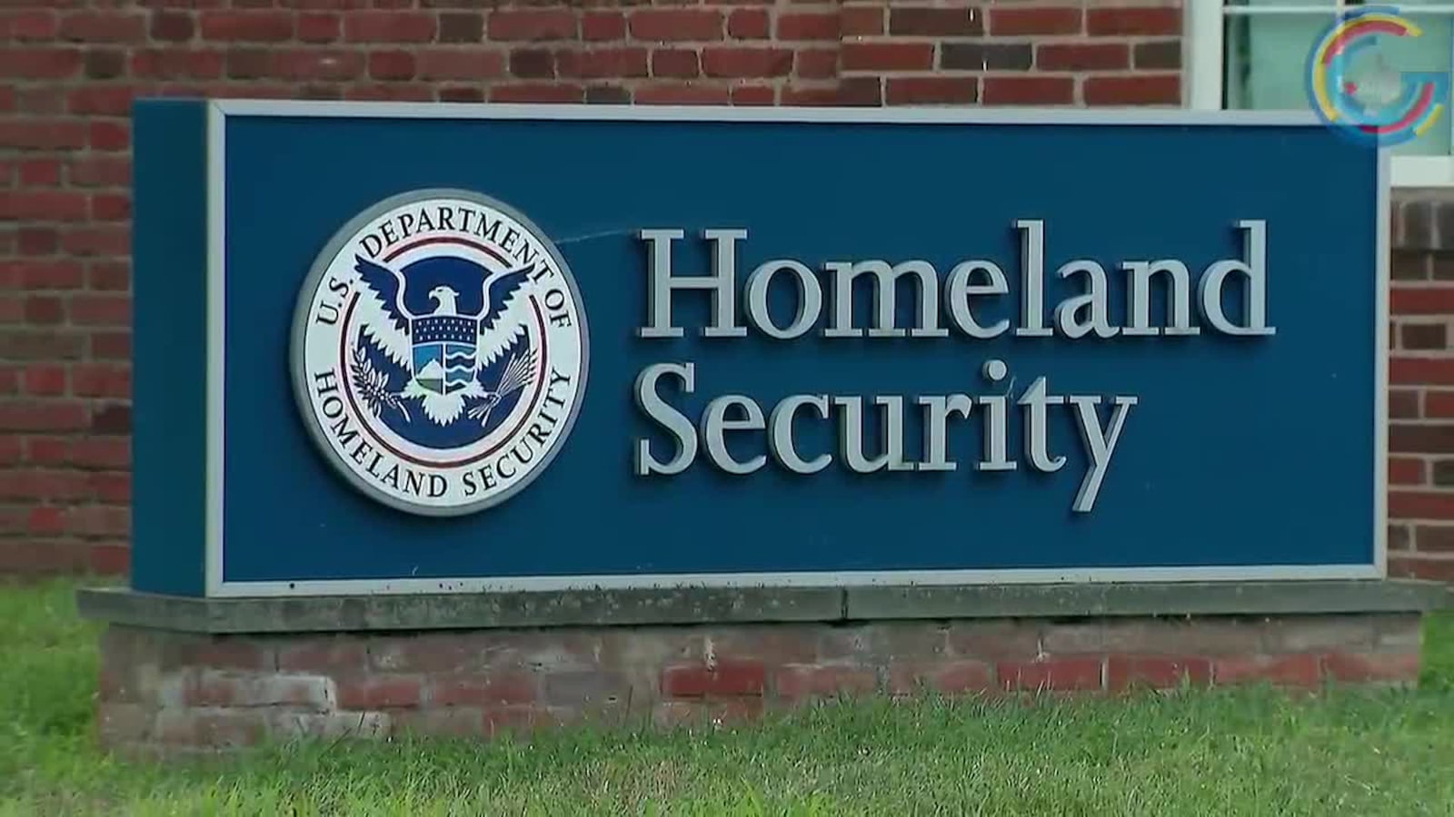 Homeland Book Homeless, pregnant asylum-seeker in Iowa sues Homeland Security