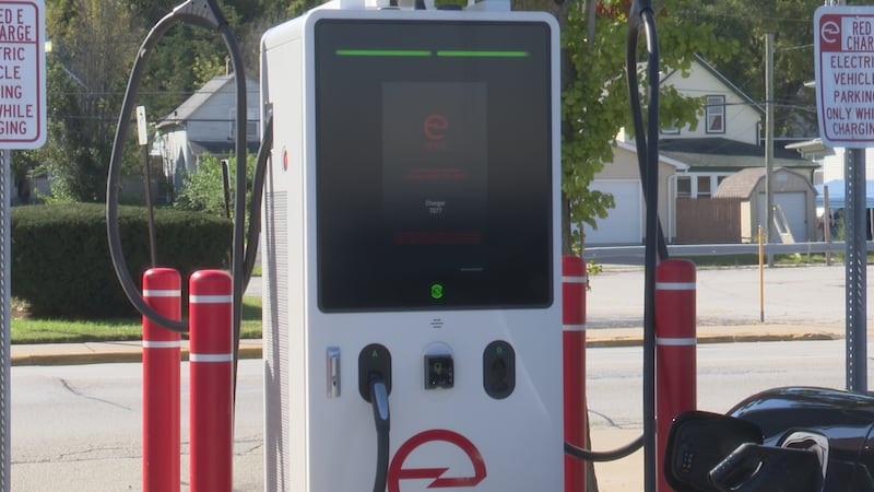 MetroLINK, East Moline Public Library celebrate new public electric vehicle chargers