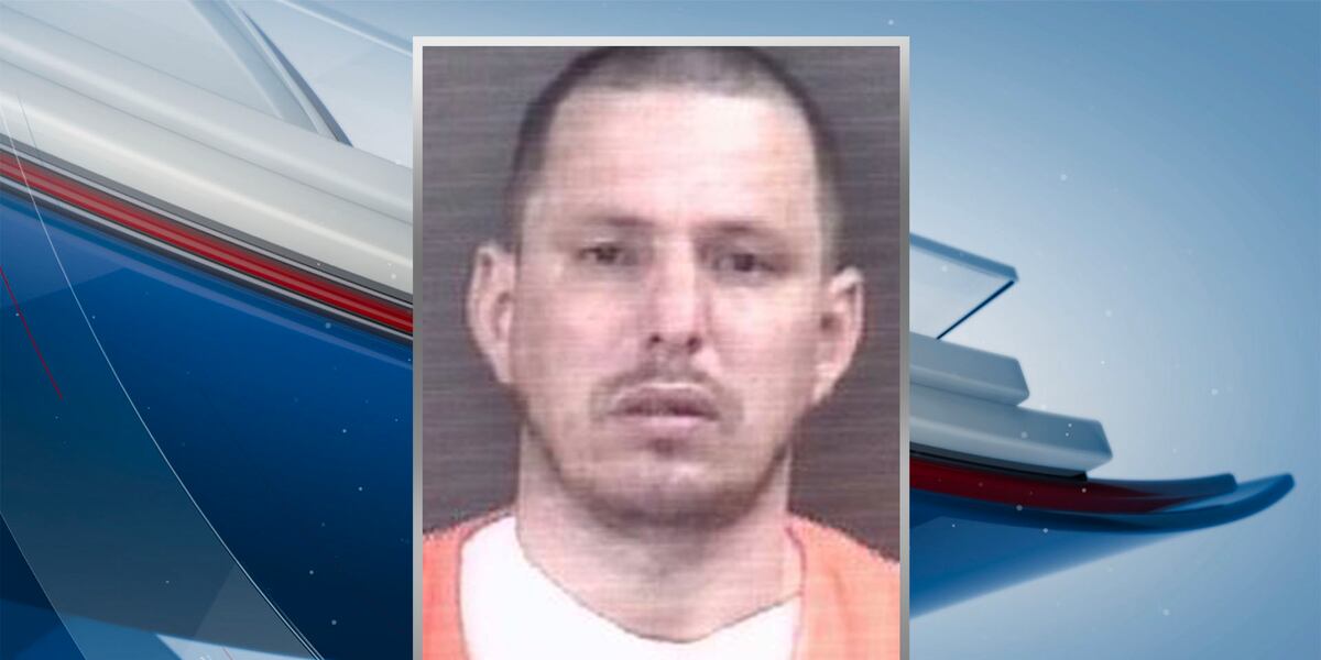 CRIME STOPPERS: Man wanted by Illinois Department of Corrections for ...