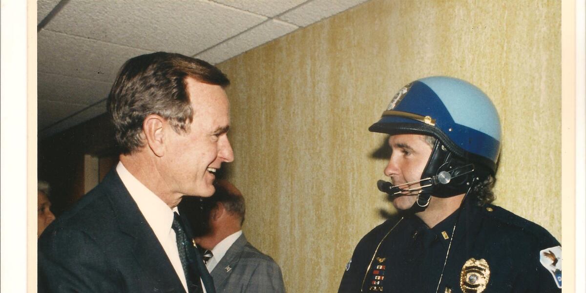 Secret Service Bush Former Secret Service Liaison says President George HW Bush made you ...