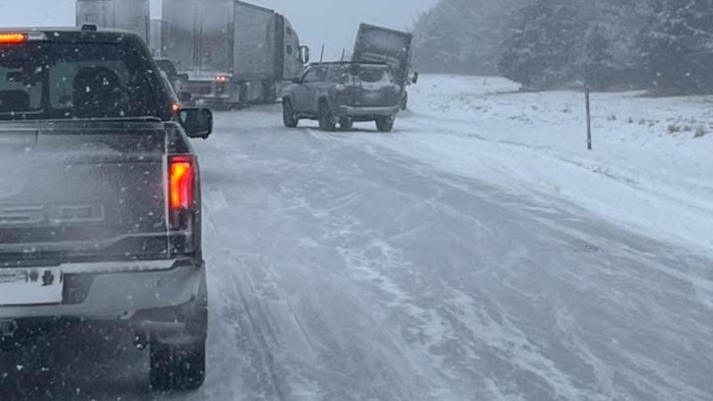Crash closes portions of I-80 in Cedar County, IA