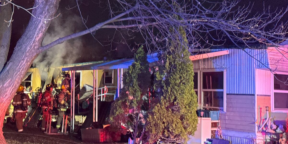 Crews respond to mobile home fire Monday morning in Moline